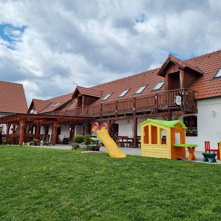 Penzion U Farmare Chotoviny Exteriör bild