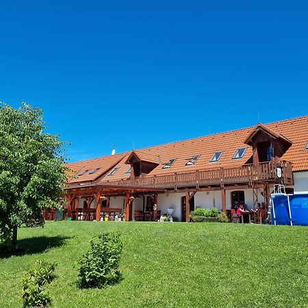 Penzion U Farmare Chotoviny Exteriör bild