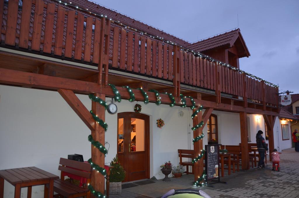 Penzion U Farmare Chotoviny Exteriör bild